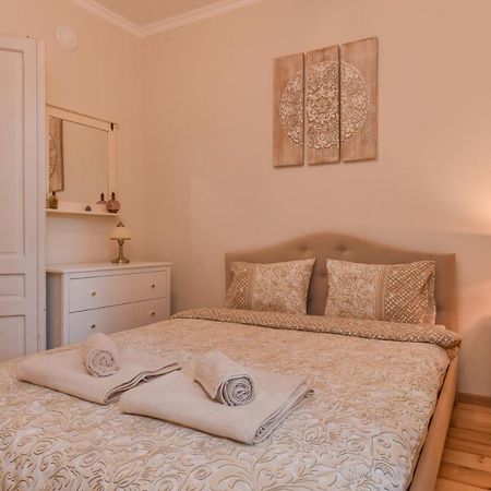 Spacious Vintage 2Br, 2Bath Apartment By Flat Mаnager София Экстерьер фото