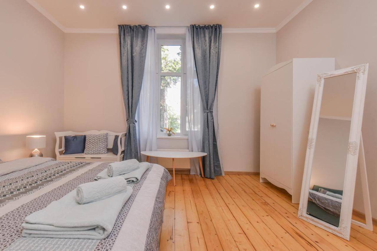 Spacious Vintage 2Br, 2Bath Apartment By Flat Mаnager София Экстерьер фото