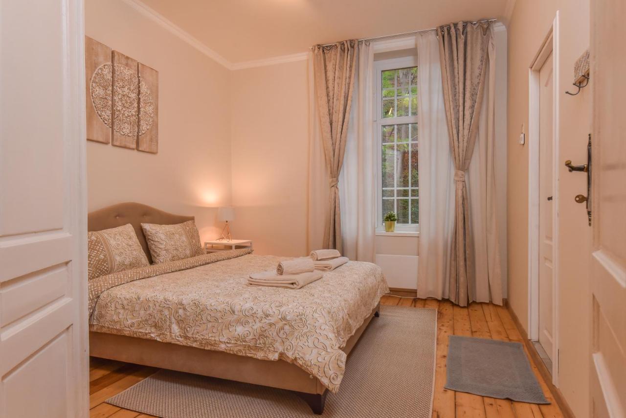 Spacious Vintage 2Br, 2Bath Apartment By Flat Mаnager София Экстерьер фото