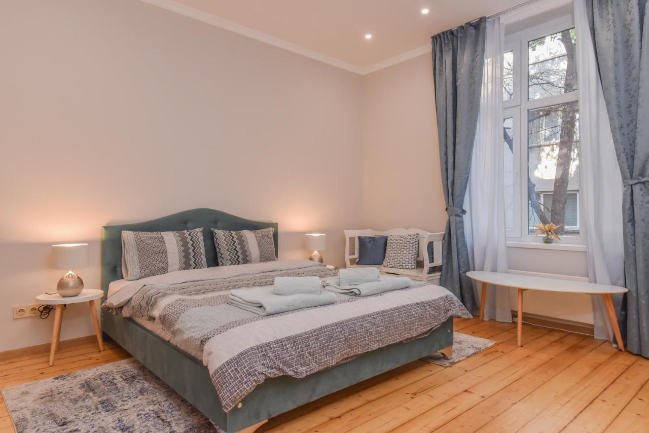 Spacious Vintage 2Br, 2Bath Apartment By Flat Mаnager София Экстерьер фото